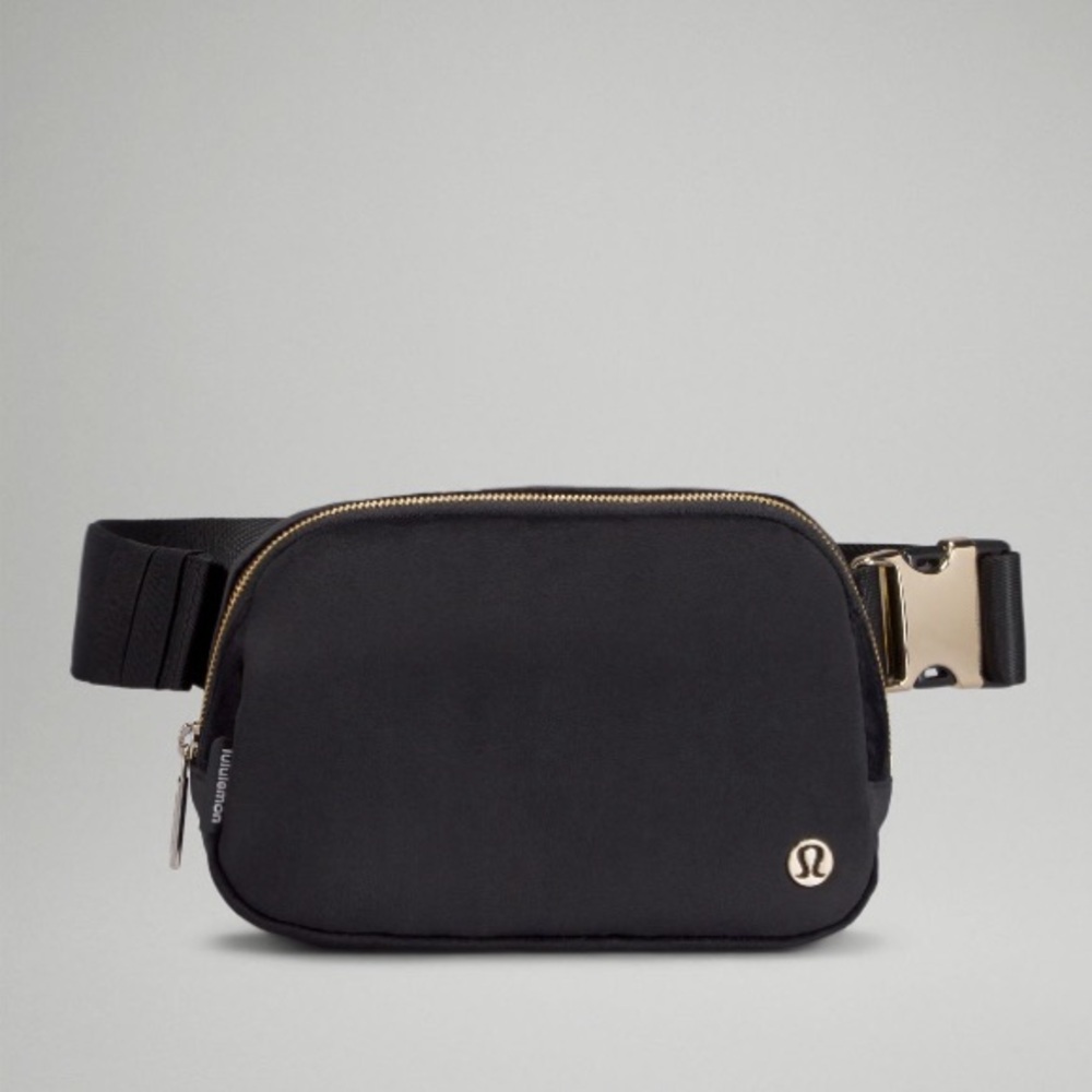 LULULEMON Everywhere Belt Bag Velour